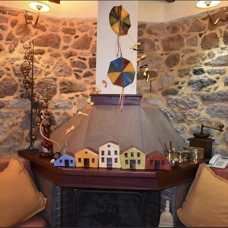 Villa Wood And Stone In The Path Of Lava Antissa Esterno foto